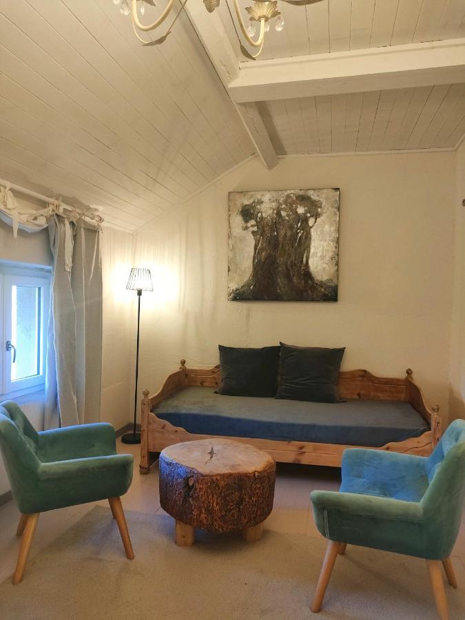 Les Muzards Hotel Chatel-Montagne Bagian luar foto